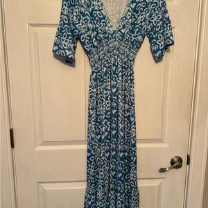 Casual Blue and White Patterned Dress